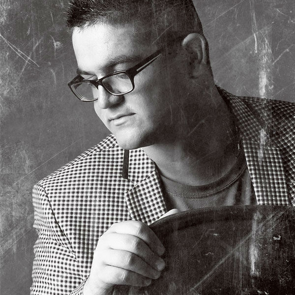 دانلود آهنگ تنگ غروب از سینا شعبانخانی